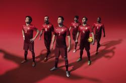 爱游戏官方-绿茵烽火与篮下绝杀，当西甲德比遇见跨洲压哨奇迹