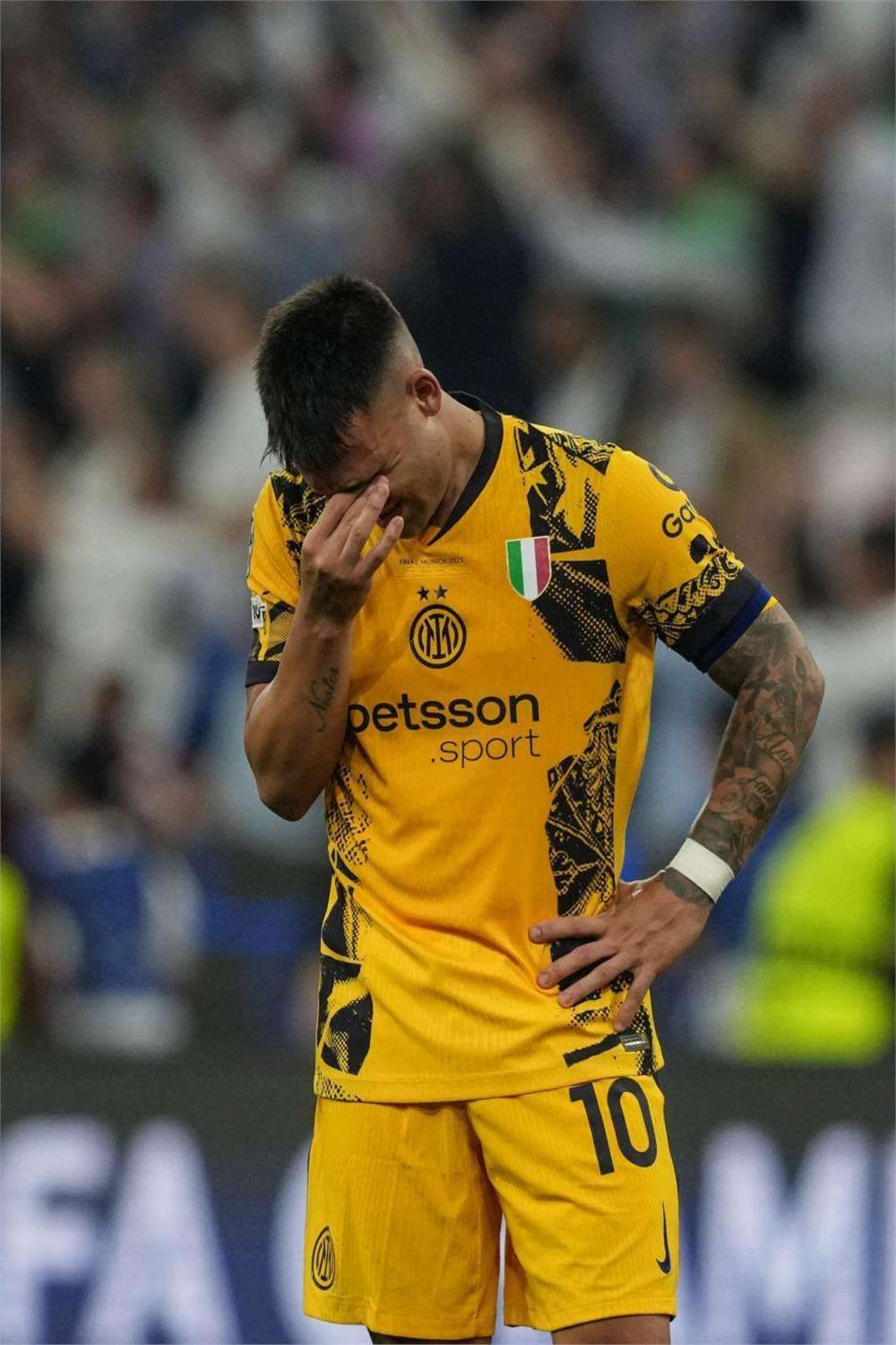 欧洲杯预选赛再燃战火:球员斗志昂扬的简单介绍 欧洲杯预选赛再燃战火:球员斗志昂扬的简单介绍