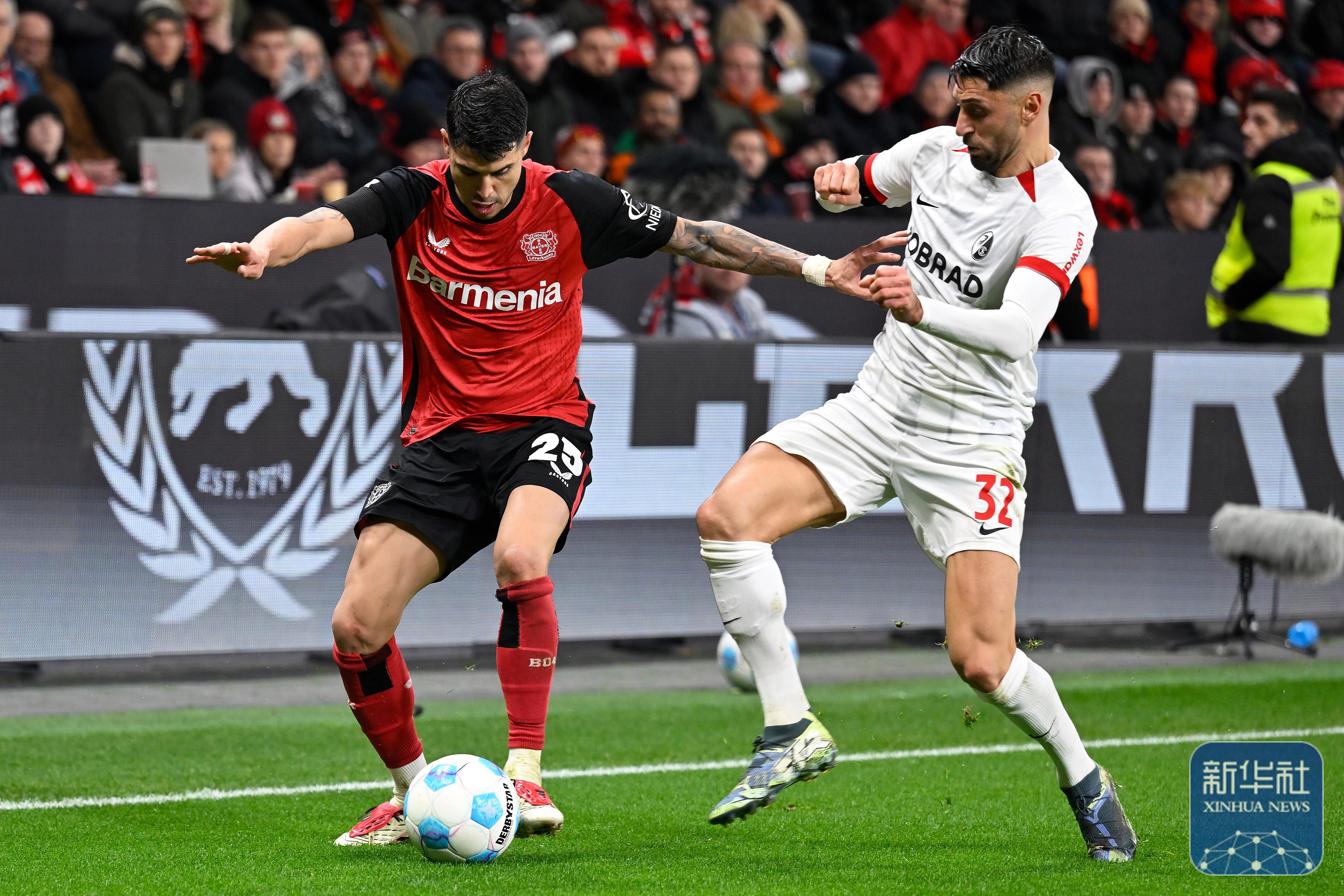 关于汉堡客场大胜，重返德甲联赛榜首的信息