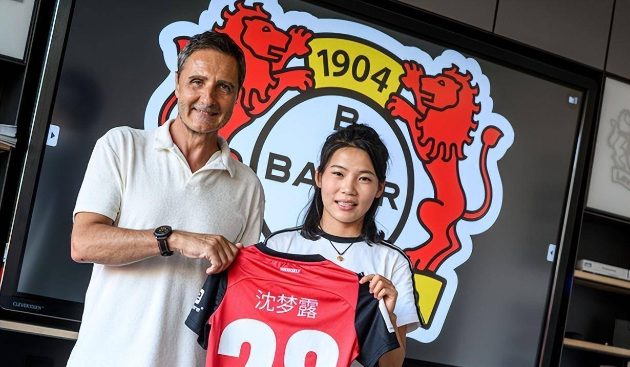 重要赛事即将打响,女子足球队备战决心坚定的简单介绍 重要赛事即将打响,女子足球队备战决心坚定的简单介绍