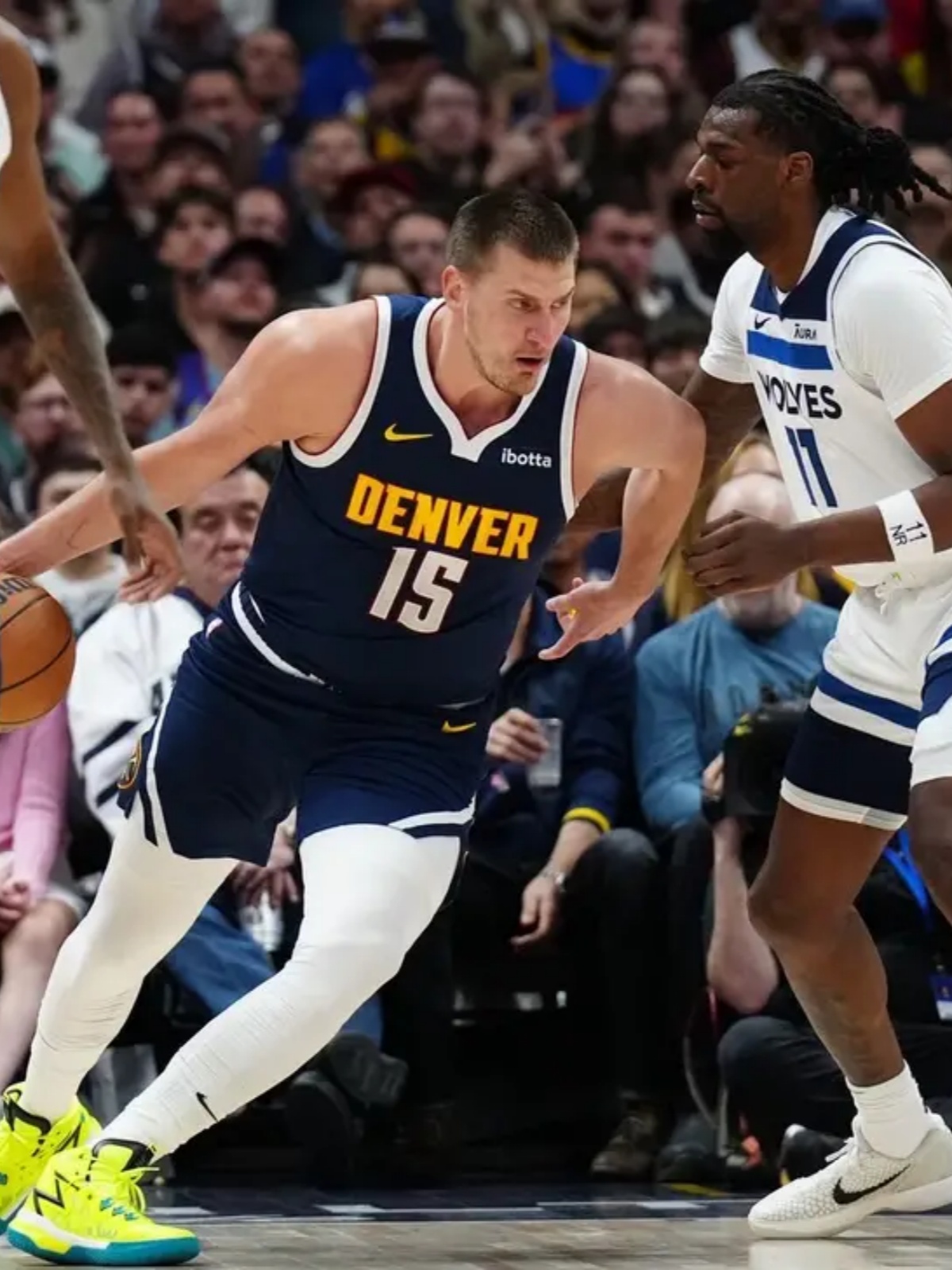 包含夏蒂略家乡球队蒙彼利埃大胜，排名暂时升至第五的词条