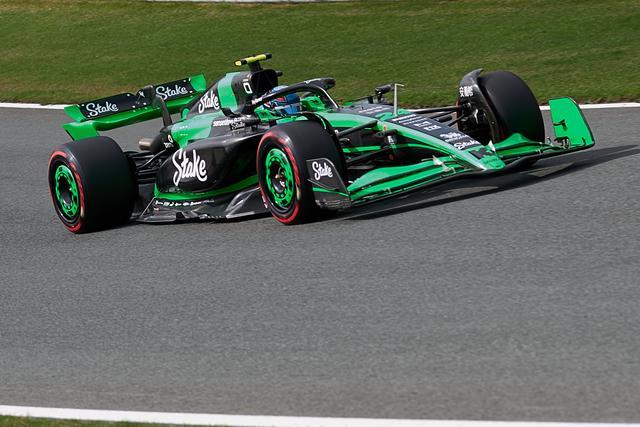 红牛二队横扫索伯车队,阿隆索带队取胜 红牛二队横扫索伯车队,阿隆索带队取胜