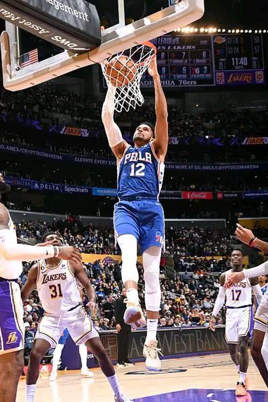 包含76人轻取湖人,威斯布鲁克高光表现的词条 包含76人轻取湖人,威斯布鲁克高光表现的词条