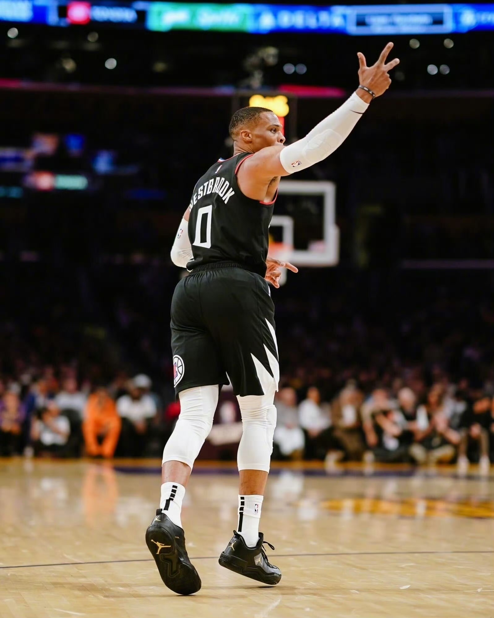 包含76人轻取湖人,威斯布鲁克高光表现的词条 包含76人轻取湖人,威斯布鲁克高光表现的词条