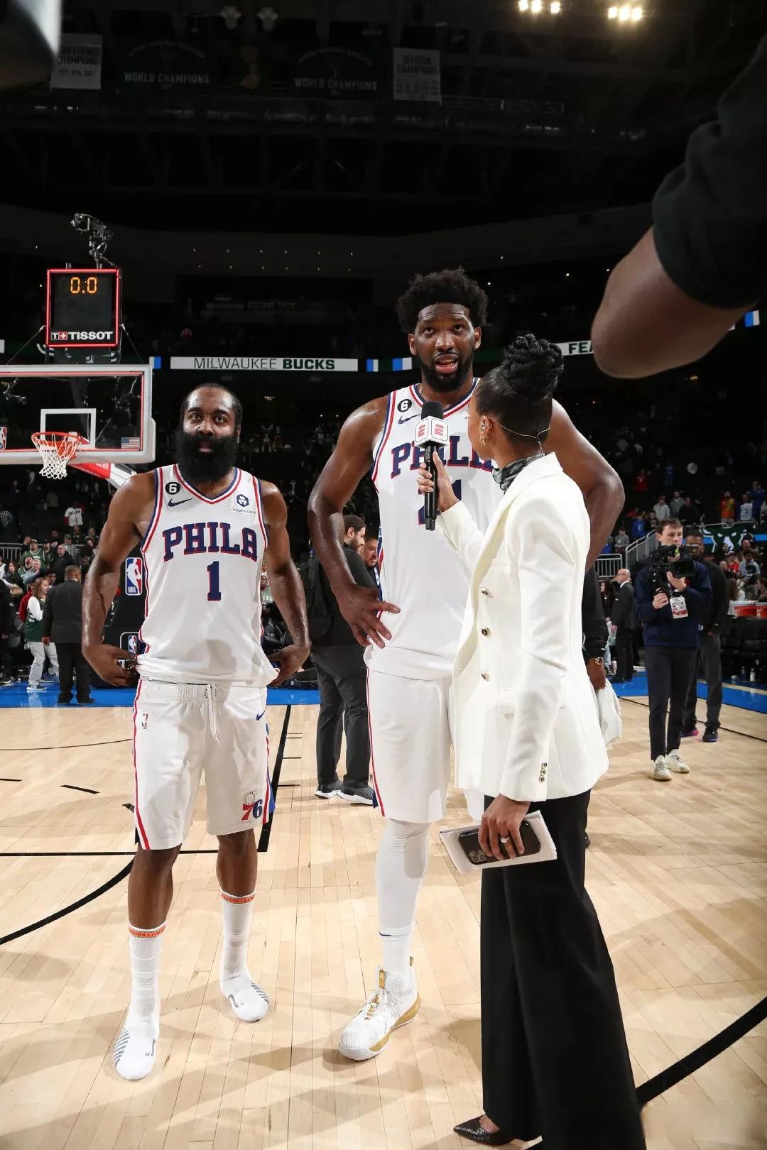 雄鹿强势76人，浓眉送出助攻