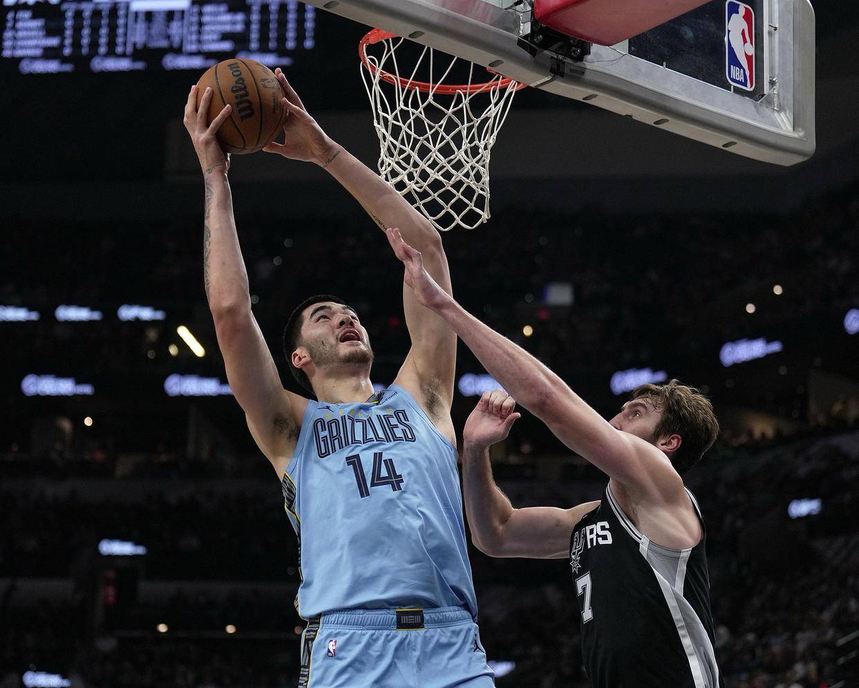 马刺客场赢球,终结灰熊主场不败 马刺客场赢球,终结灰熊主场不败