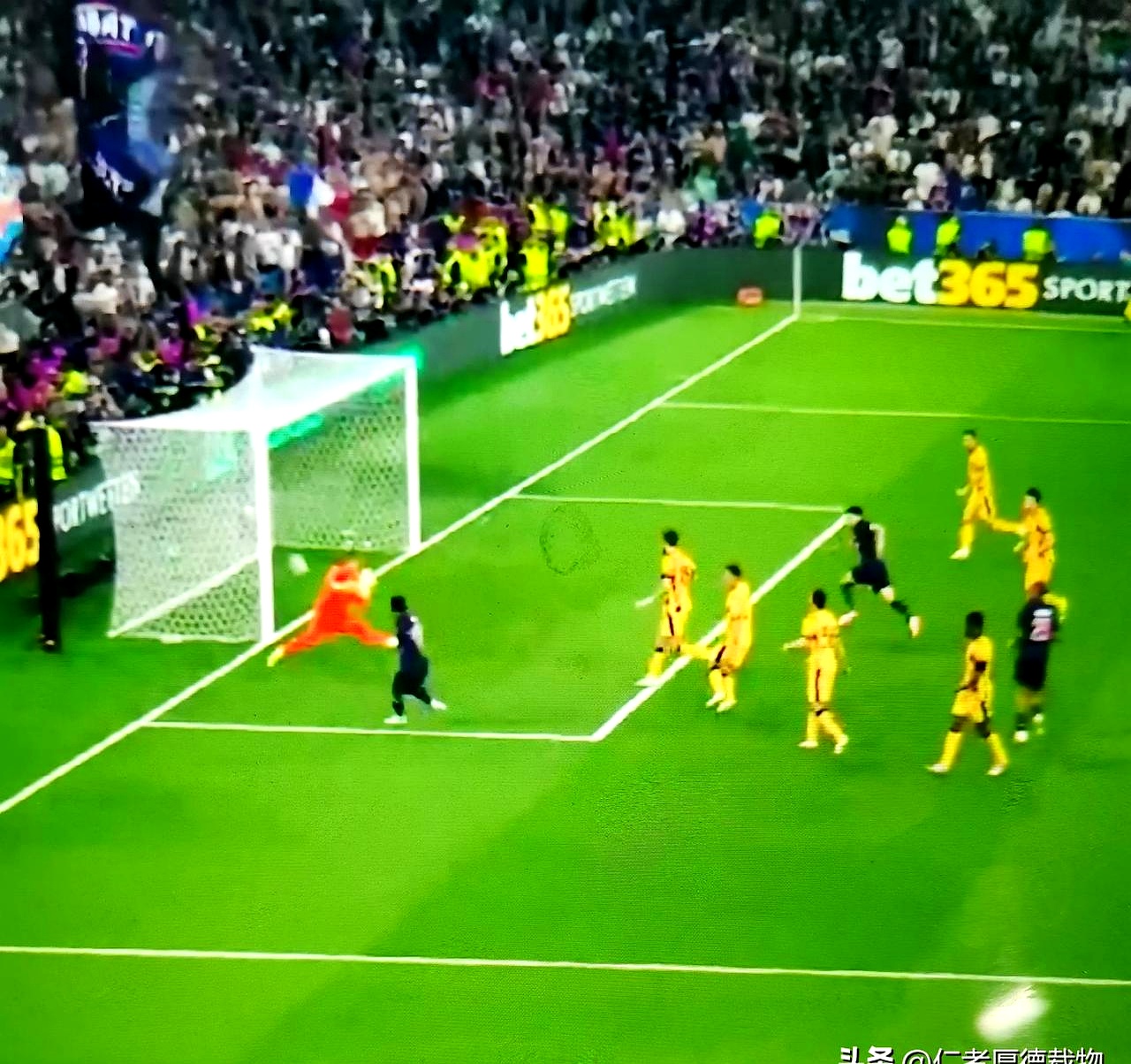 巴黎圣日耳曼球星破门，率队险胜的简单介绍