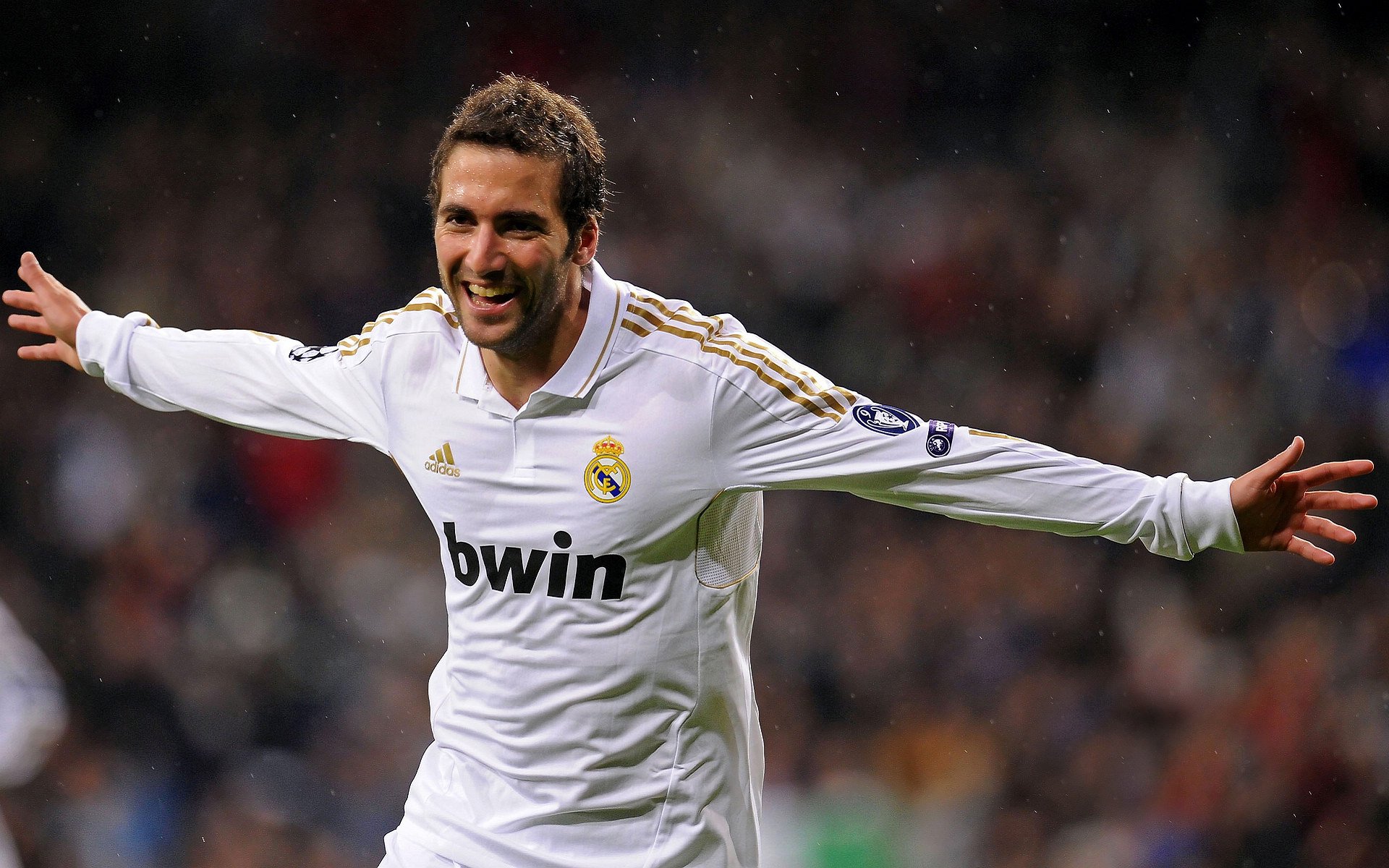 冰岛奇迹与西甲德比，当足球世界两极相遇