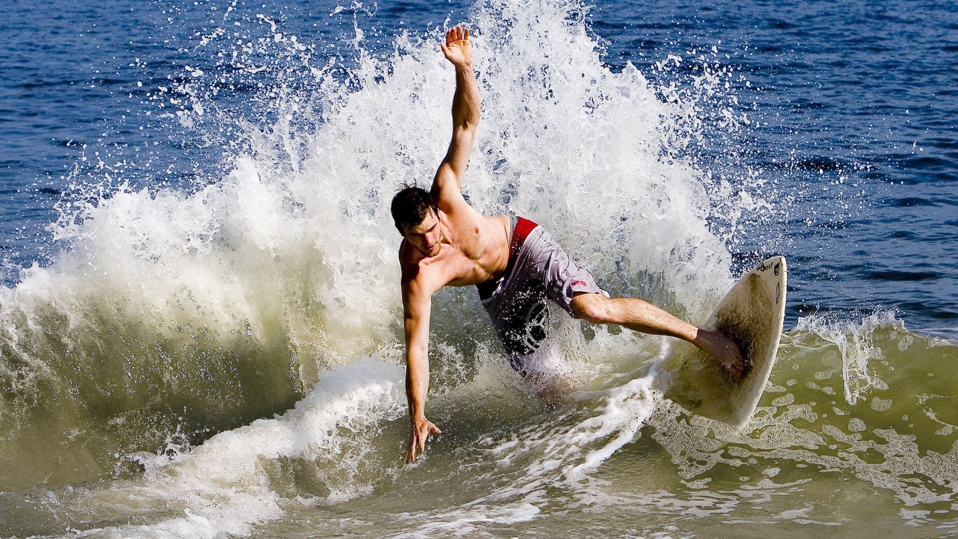 NBA季后赛之夜，凯恩的冠军级表演，书写不朽传奇